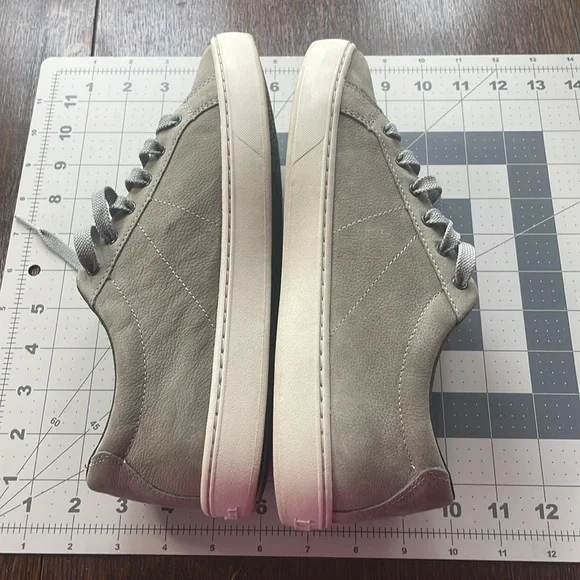 L.L. Bean sage green leather walking shoes/sneakers, 8.5 medium - Picture 8 of 9